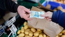 Chi phí sinh hoạt tăng cao là rủi ro lớn nhất đe dọa toàn cầu